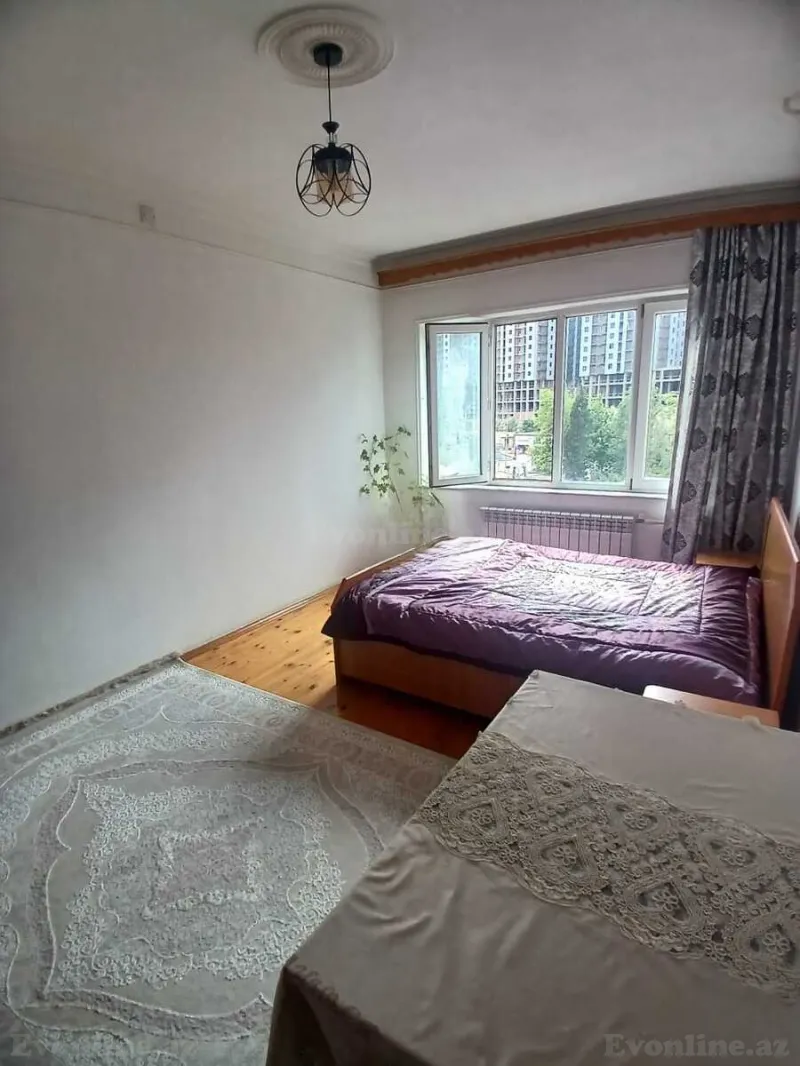 5 otaqlı Mənzil 130 m² Elmlər Akademiyası m. Satılır