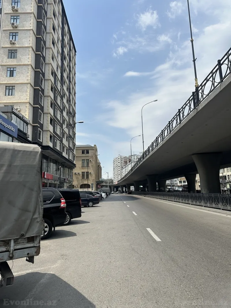Satılır 2 otaqlı Mənzil Köhnə tikili 51 m² 8 Noyabr m. - şəkil 9