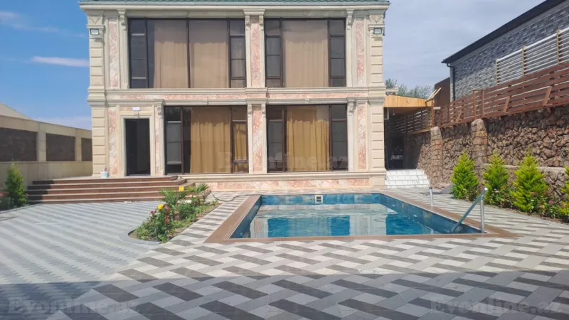 5 otaqlı Həyət evi 200 m² Novxanı Kirayə verilir