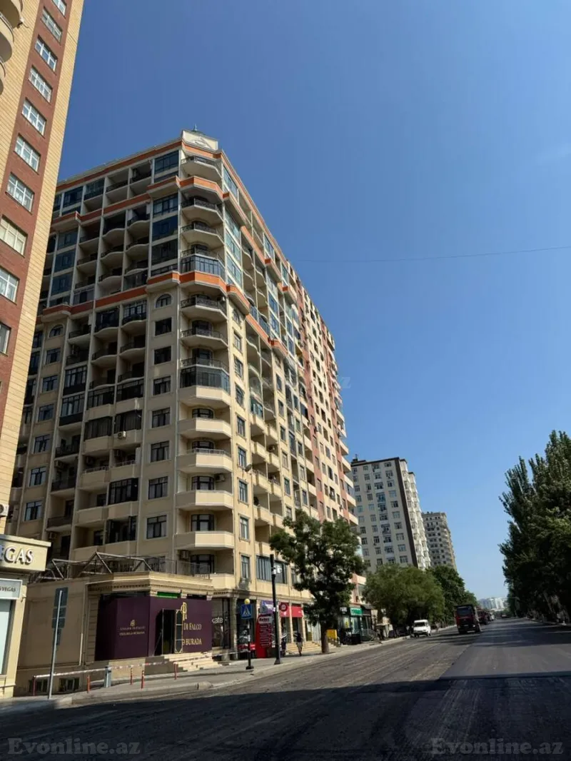 Satılır 4 otaqlı Mənzil Yeni tikili 227 m² Elmlər Akademiyası m.