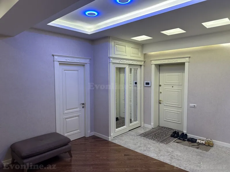 Satılır 3 otaqlı Mənzil Yeni tikili 136 m² İnşaatçılar m.