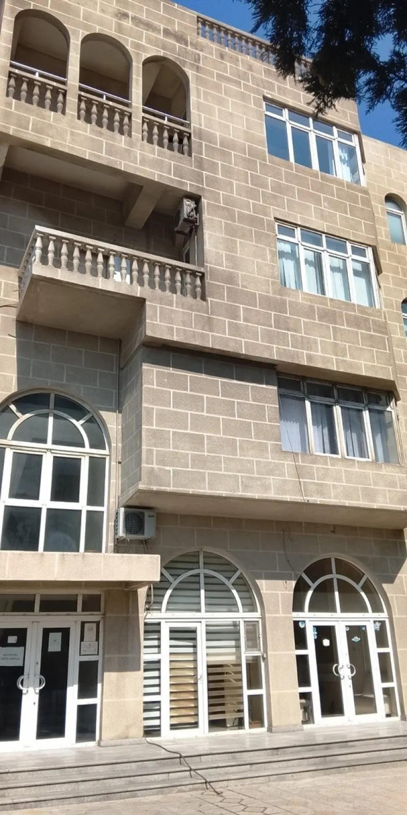 Obyekt 250 m² Gənclik m. Kirayə verilir