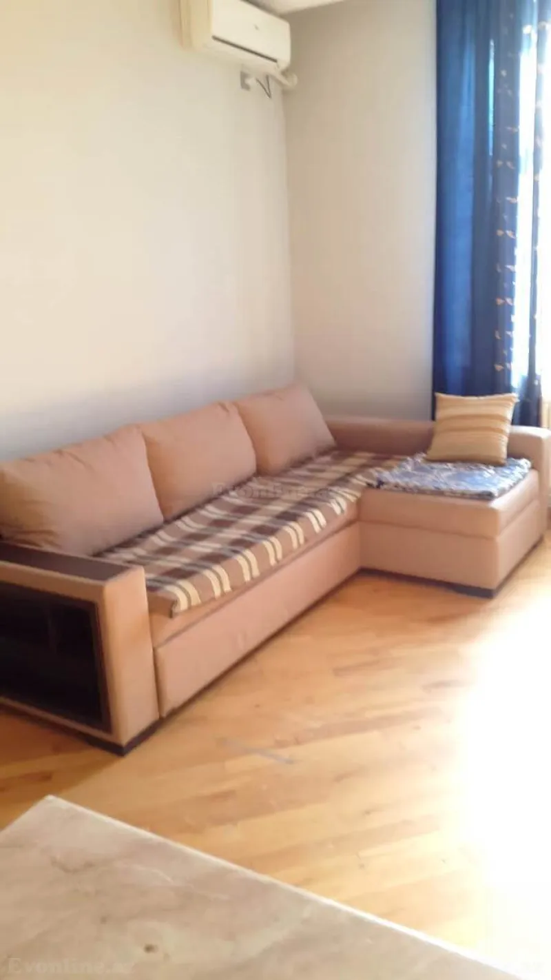 3 otaqlı Mənzil 70 m² Nizami m. Kirayə verilir