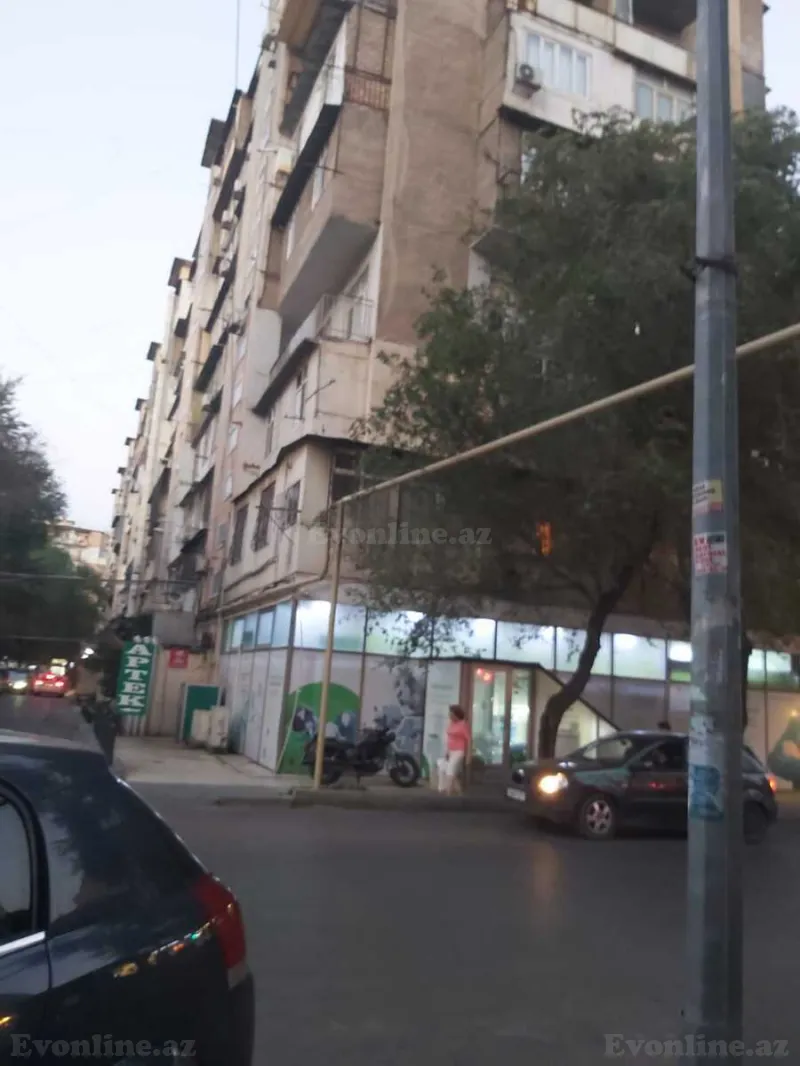 Satılır 4 otaqlı Mənzil Köhnə tikili 100 m² Azadlıq prospekti m.