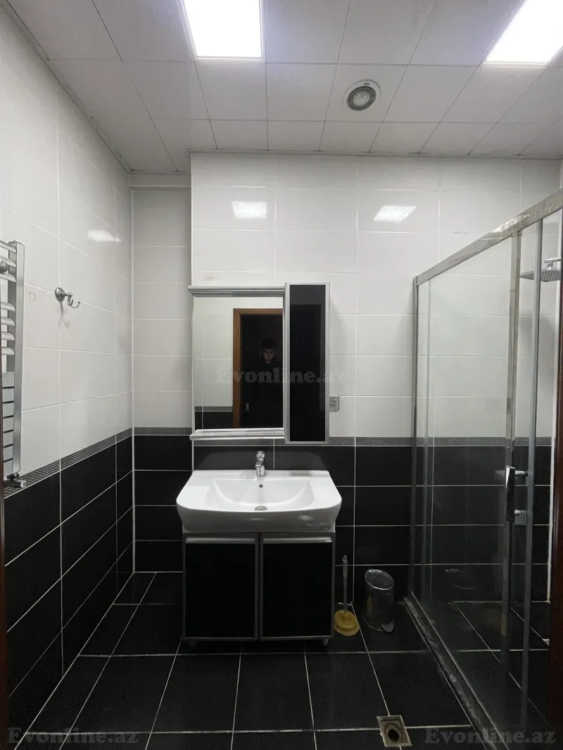 Kirayə verilir 3 otaqlı Mənzil Yeni tikili 140 m² Nərimanov r. - şəkil 13