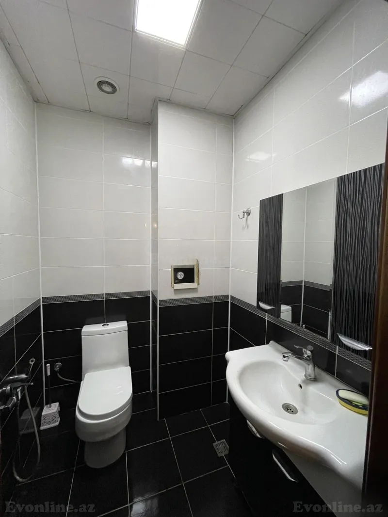 Kirayə verilir 3 otaqlı Mənzil Yeni tikili 140 m² Nərimanov r. - şəkil 16