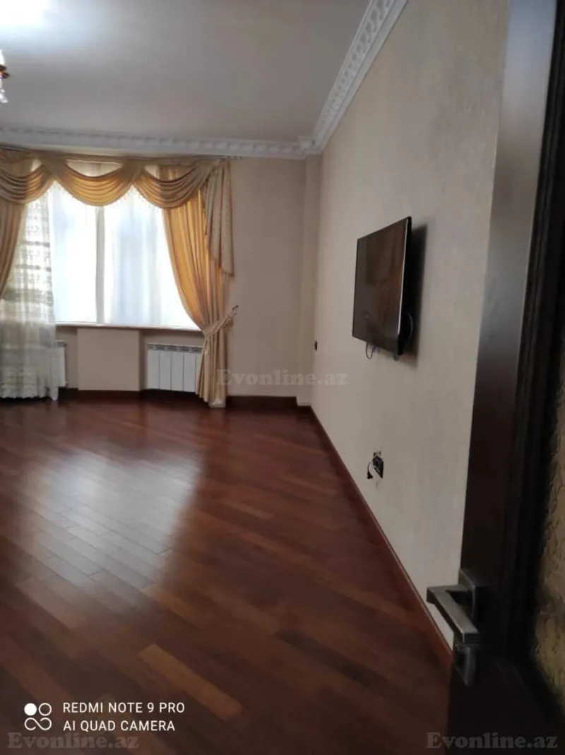 Kirayə verilir 3 otaqlı Mənzil Yeni tikili 130 m² İnşaatçılar m. - şəkil 4