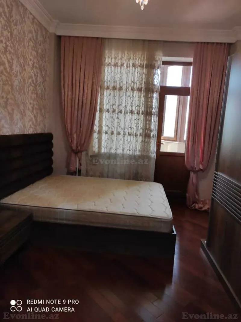 Kirayə verilir 3 otaqlı Mənzil Yeni tikili 130 m² İnşaatçılar m. - şəkil 6