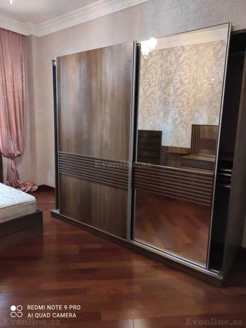 Kirayə verilir 3 otaqlı Mənzil Yeni tikili 130 m² İnşaatçılar m. - şəkil 8
