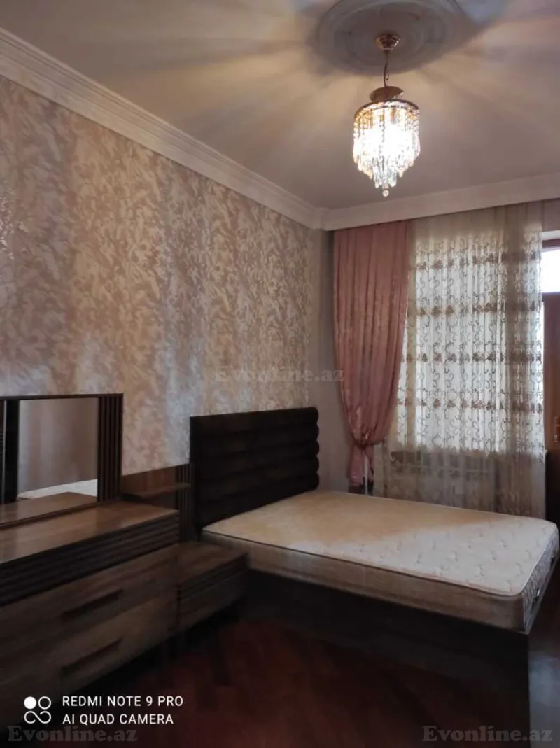 Kirayə verilir 3 otaqlı Mənzil Yeni tikili 130 m² İnşaatçılar m. - şəkil 9
