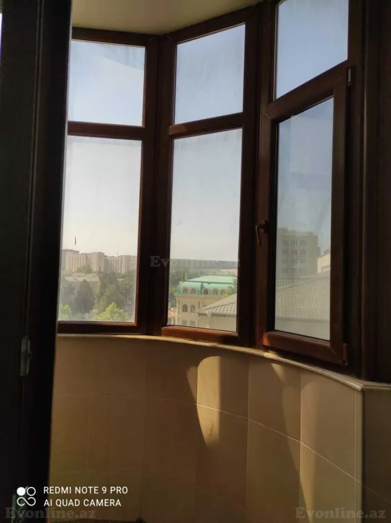 Kirayə verilir 3 otaqlı Mənzil Yeni tikili 130 m² İnşaatçılar m. - şəkil 12