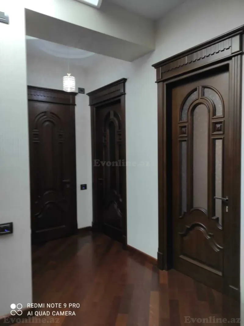 Kirayə verilir 3 otaqlı Mənzil Yeni tikili 130 m² İnşaatçılar m. - şəkil 14