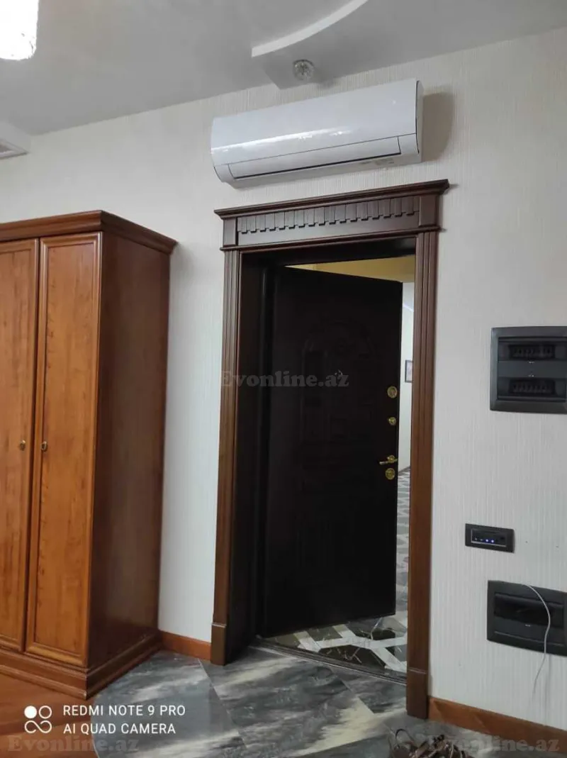 Kirayə verilir 3 otaqlı Mənzil Yeni tikili 130 m² İnşaatçılar m. - şəkil 16