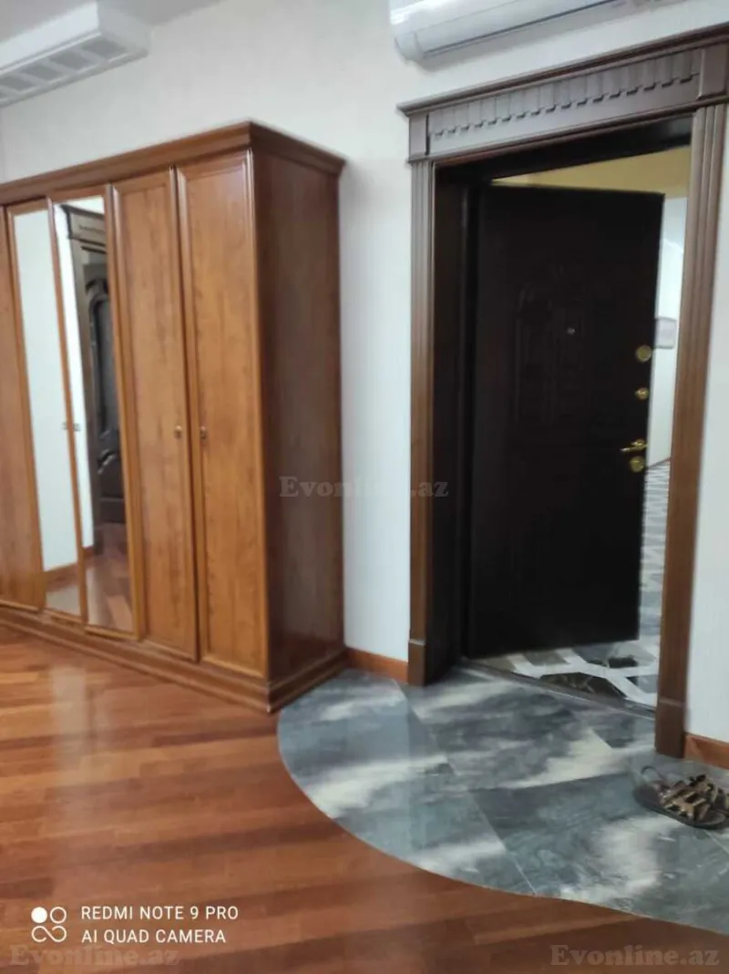 Kirayə verilir 3 otaqlı Mənzil Yeni tikili 130 m² İnşaatçılar m. - şəkil 18