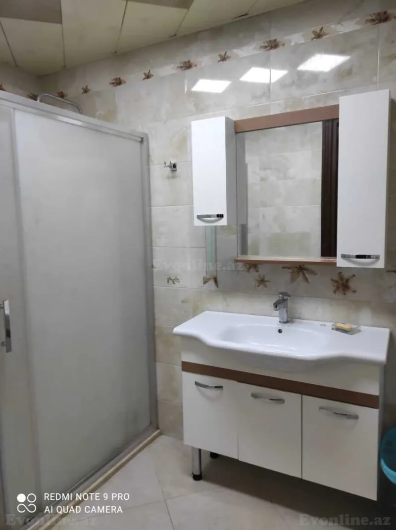 Kirayə verilir 3 otaqlı Mənzil Yeni tikili 130 m² İnşaatçılar m. - şəkil 20