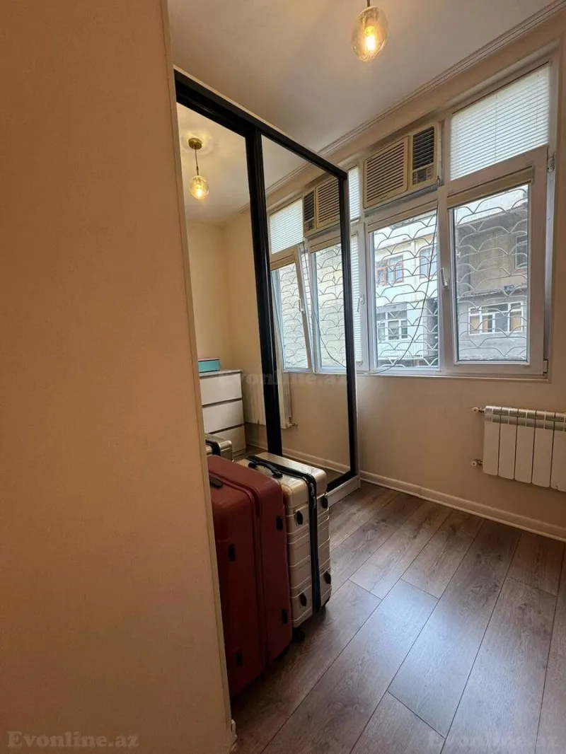 Satılır 2 otaqlı Mənzil Köhnə tikili 66 m² Nizami m. - şəkil 6