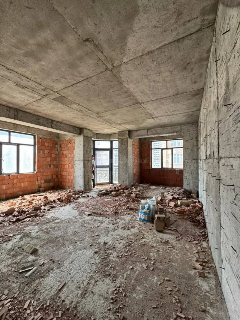 Satılır 4 otaqlı Mənzil Yeni tikili 227 m² Elmlər Akademiyası m. - şəkil 11