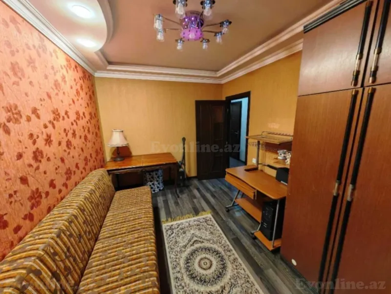 Kirayə verilir 3 otaqlı Mənzil Köhnə tikili 74 m² Qara Qarayev m.