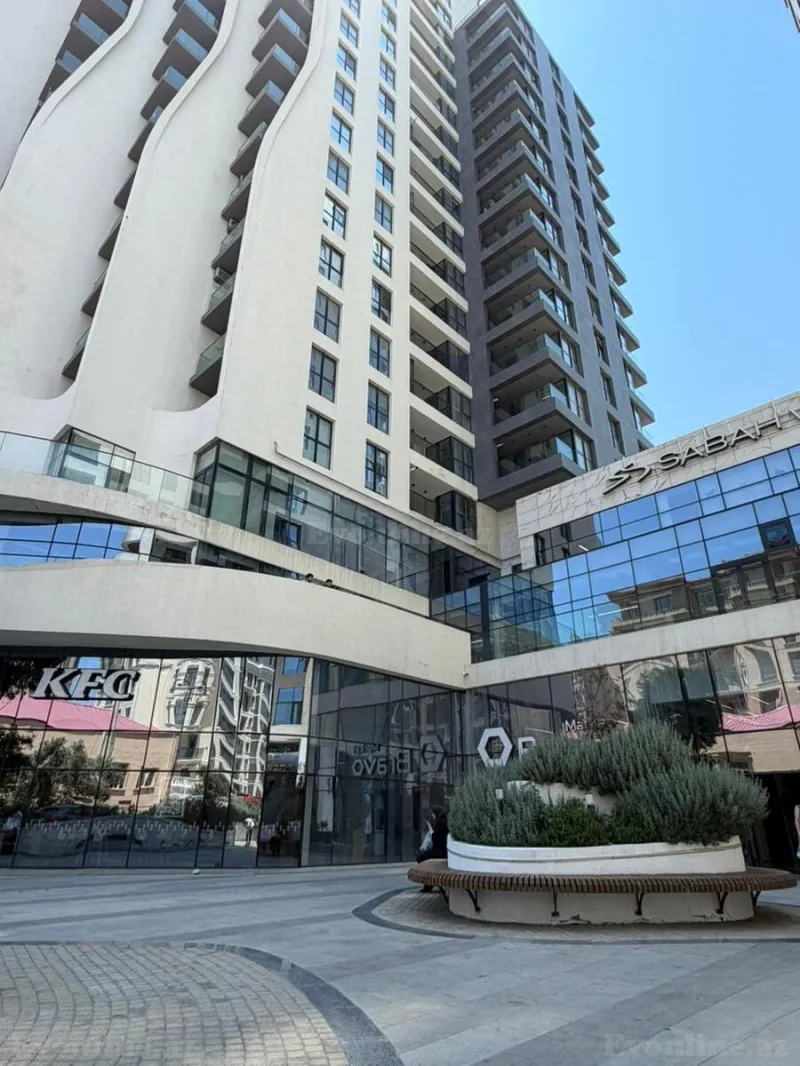 Satılır 4 otaqlı Mənzil Yeni tikili 165 m² Səbail r. - şəkil 2