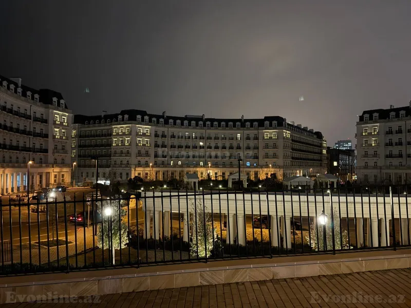 4 otaqlı Mənzil 143 m² Ağ şəhər Satılır