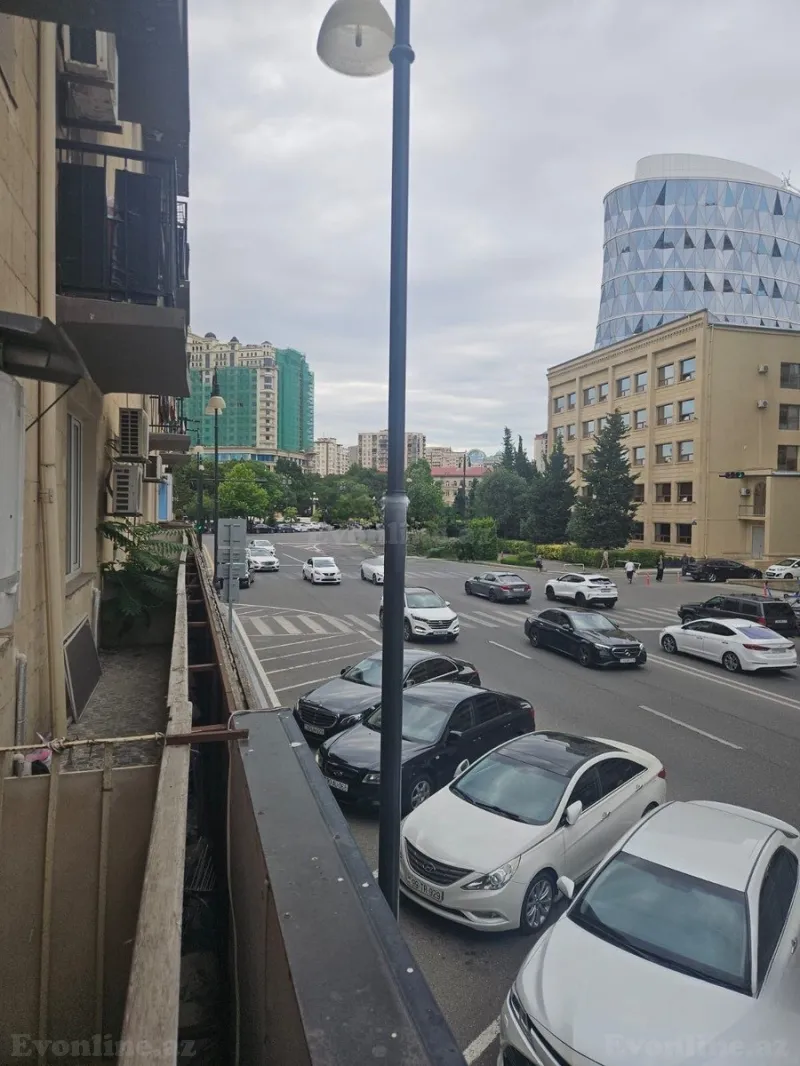 Kirayə verilir 3 otaqlı Mənzil Köhnə tikili 80 m² Elmlər Akademiyası m. - şəkil 2