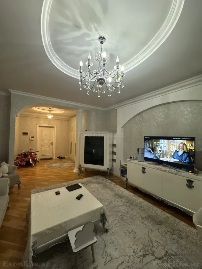 3 otaqlı Mənzil 125 m² Nizami m. Satılır
