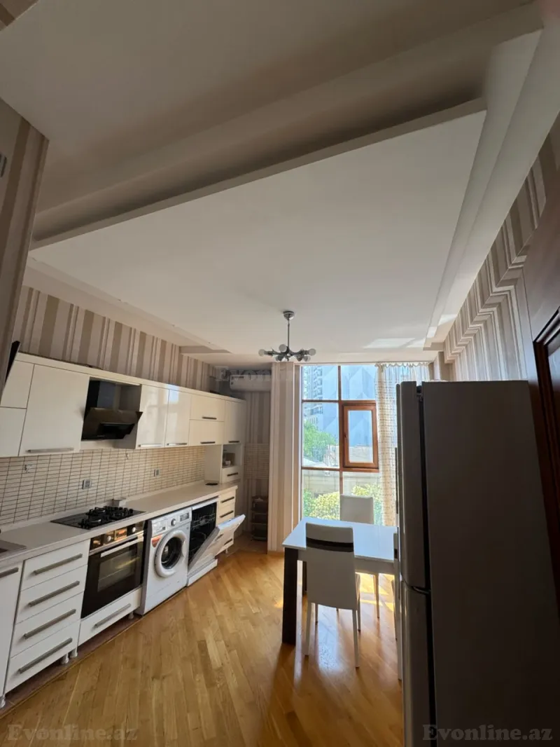 Kirayə verilir 3 otaqlı Mənzil Yeni tikili 130 m² 28 May m. - şəkil 9