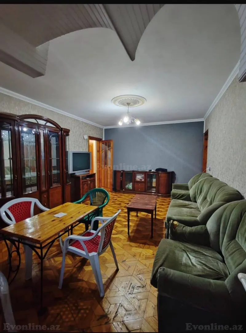 Kirayə verilir 4 otaqlı Mənzil Köhnə tikili 121 m² Neftçilər m.