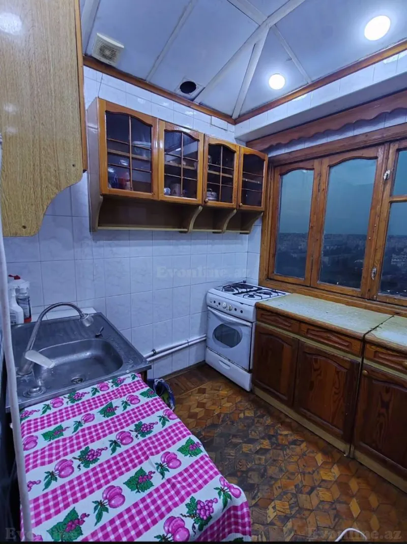 Kirayə verilir 4 otaqlı Mənzil Köhnə tikili 121 m² Neftçilər m. - şəkil 11