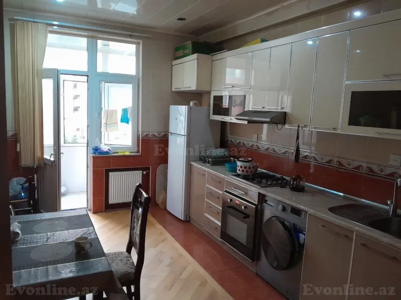 Kirayə verilir 3 otaqlı Mənzil Köhnə tikili 102 m² İnşaatçılar m. - şəkil 3