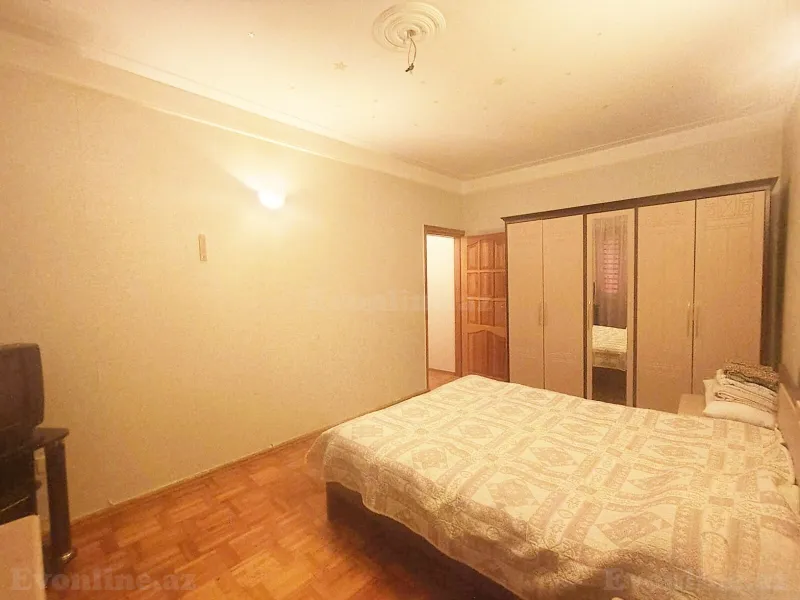 Satılır 4 otaqlı Mənzil Köhnə tikili 110 m² Azadlıq prospekti m. - şəkil 7