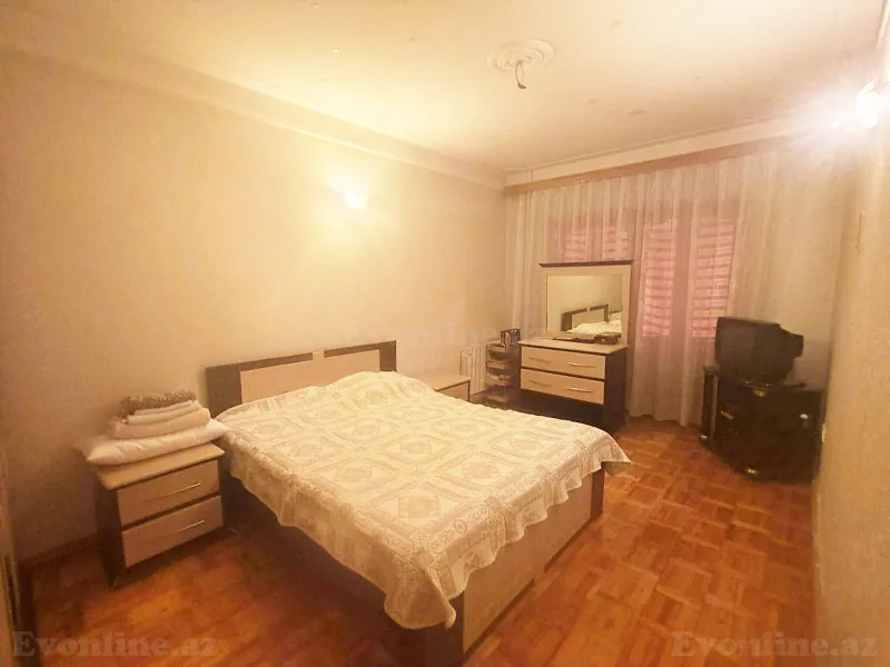 Satılır 4 otaqlı Mənzil Köhnə tikili 110 m² Azadlıq prospekti m. - şəkil 9