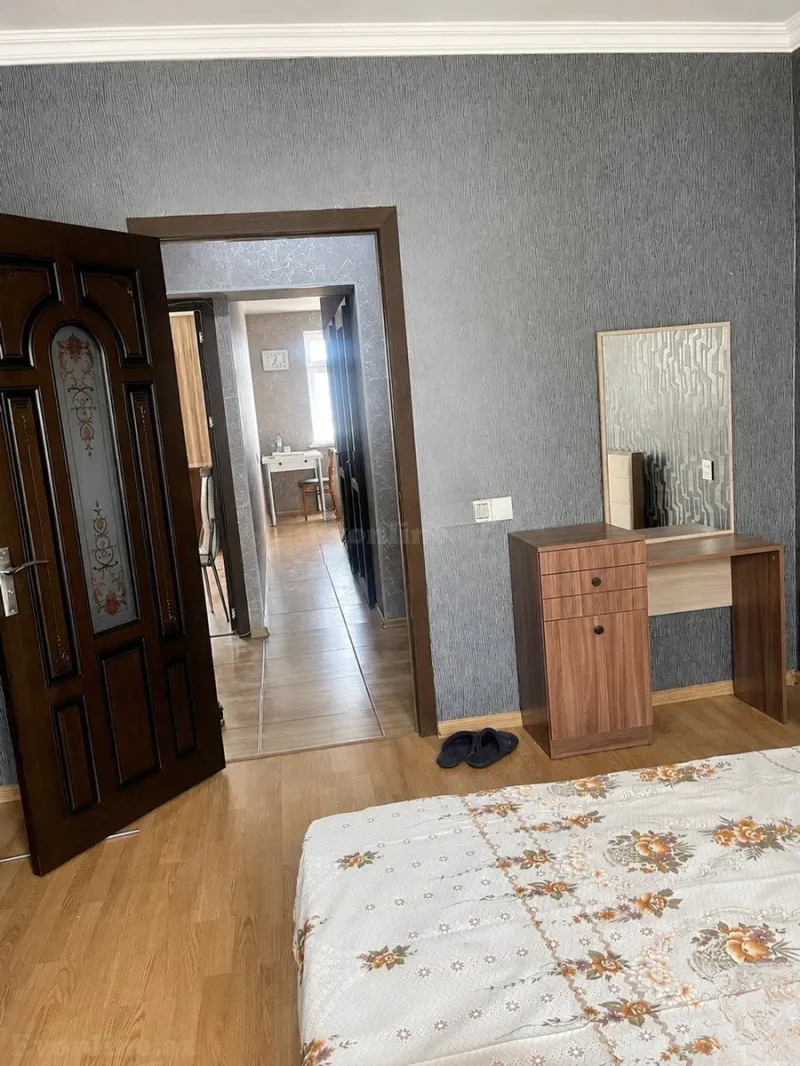Kirayə verilir 2 otaqlı Mənzil Köhnə tikili 55 m² M.Ə.Rəsulzadə - şəkil 2