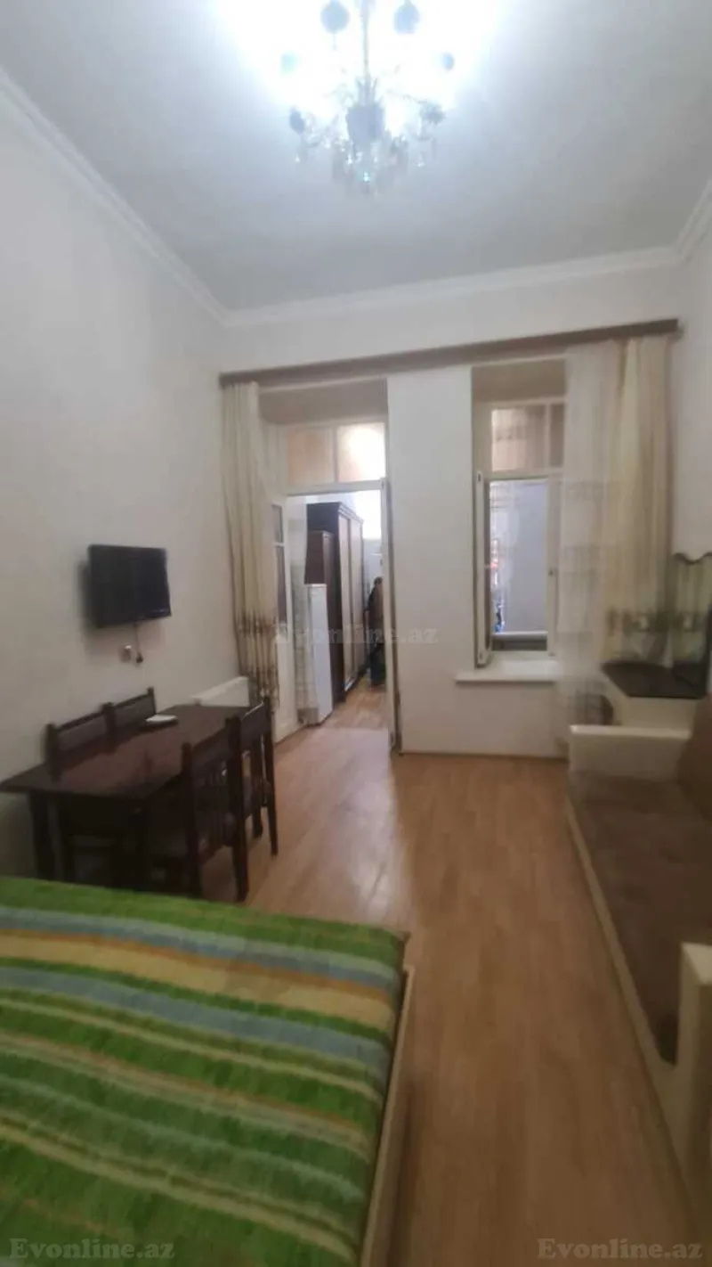 Satılır 1 otaqlı Mənzil Köhnə tikili 28 m² 28 May m. - şəkil 2