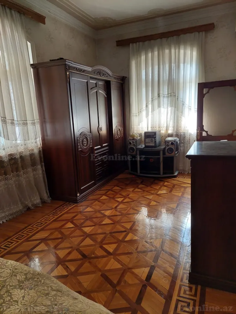 5 otaqlı Həyət evi 160 m² Bakıxanov Satılır