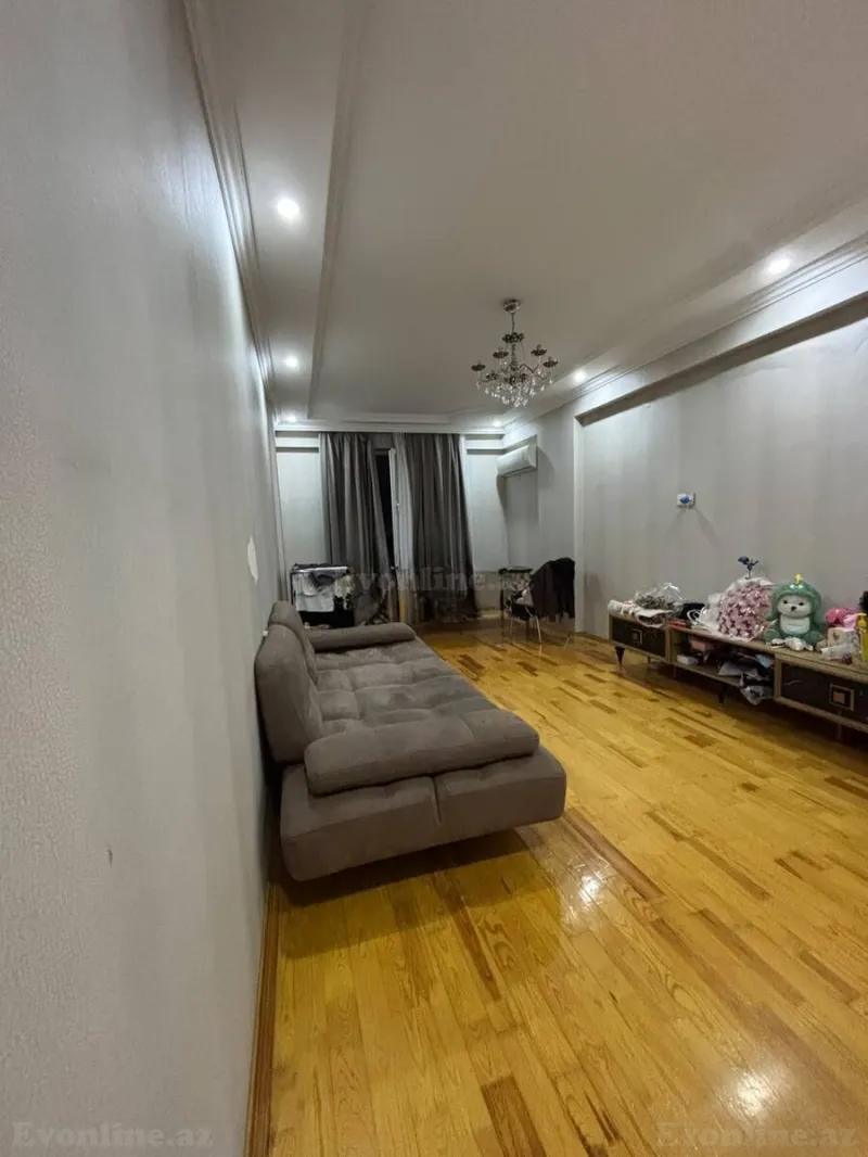 3 otaqlı Mənzil 90 m² İnşaatçılar m. Kirayə verilir