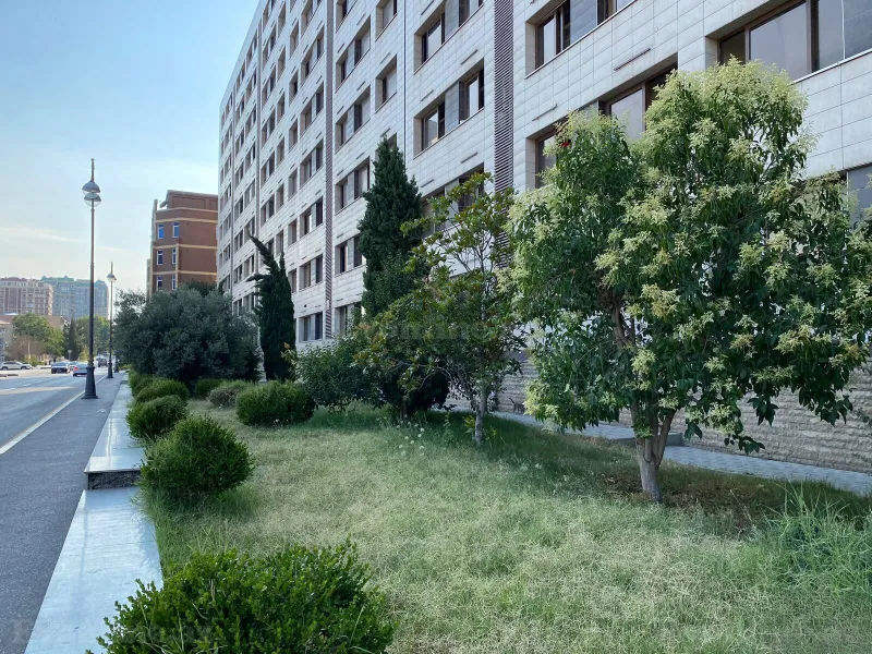 Satılır 2 otaqlı Mənzil Köhnə tikili 65 m² Nərimanov r. - şəkil 3