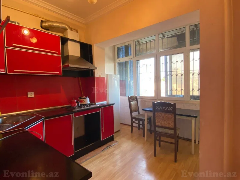 Satılır 2 otaqlı Mənzil Köhnə tikili 65 m² Nərimanov r. - şəkil 5