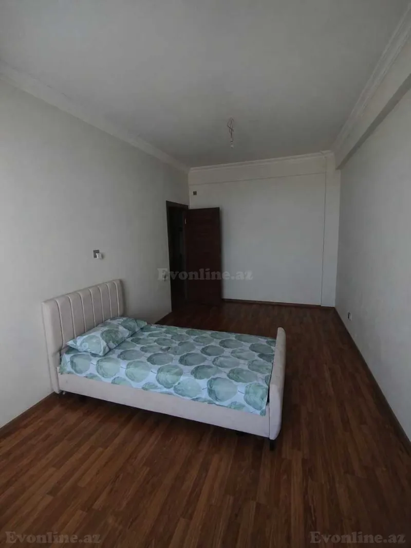 Bakı, Abşeron r.da 4 otaqlı mənzil satılır