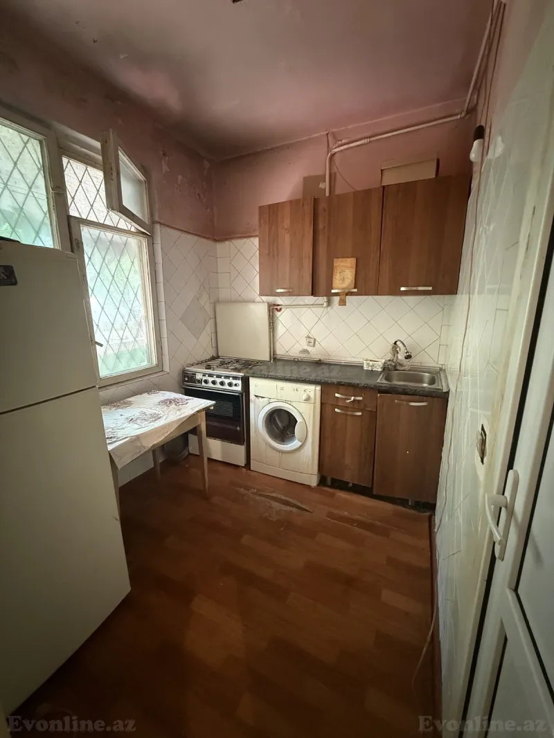 Kirayə verilir 3 otaqlı Mənzil Köhnə tikili 65 m² Memar Əcəmi m. - şəkil 2