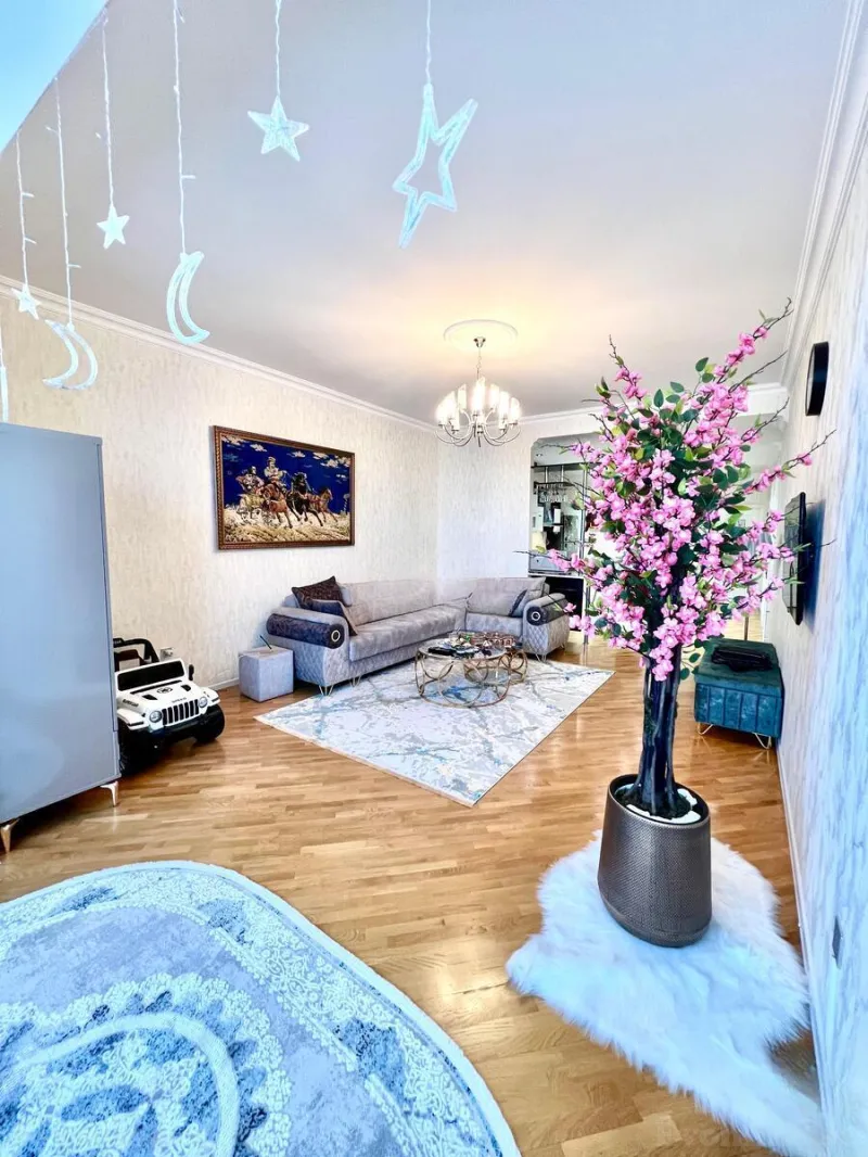 Bakı, Nəsimi r., 8 Noyabr m.da 3 otaqlı mənzil satılır