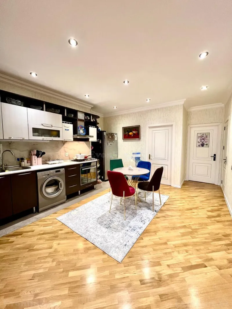 Satılır 3 otaqlı Mənzil Yeni tikili 92 m² 8 Noyabr m. - şəkil 4