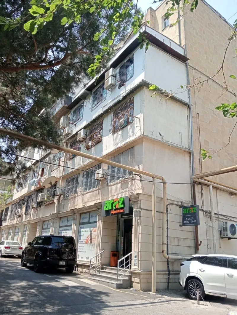 Satılır 4 otaqlı Mənzil Köhnə tikili 112.9 m² Yasamal r. - şəkil 20