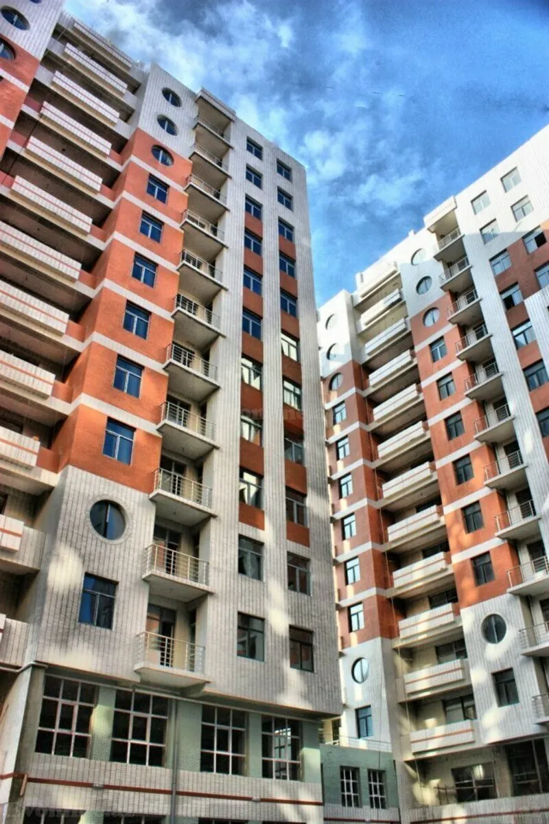 Satılır 3 otaqlı Mənzil Yeni tikili 120 m² 8 Noyabr m. - şəkil 2