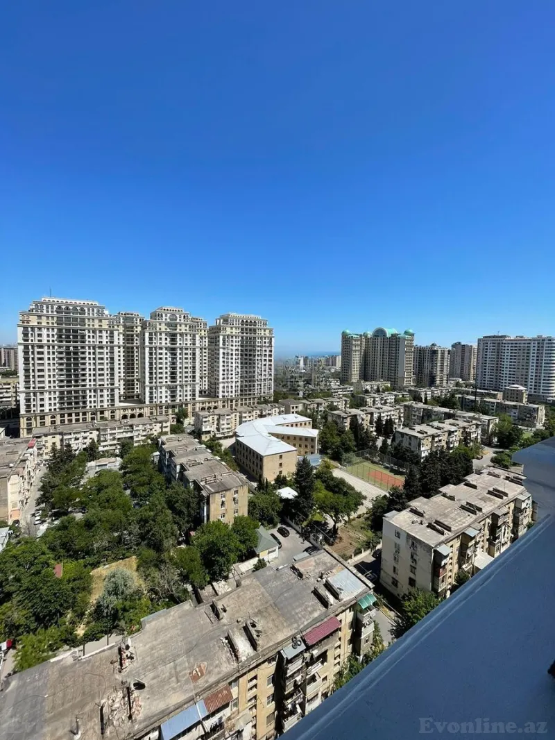 3 otaqlı Mənzil 90 m² Elmlər Akademiyası m. Kirayə verilir