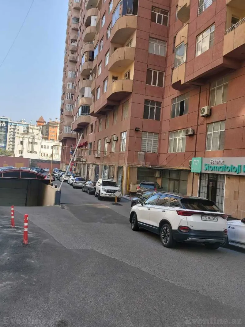 Satılır 3 otaqlı Mənzil Yeni tikili 160 m² Nərimanov r. - şəkil 2