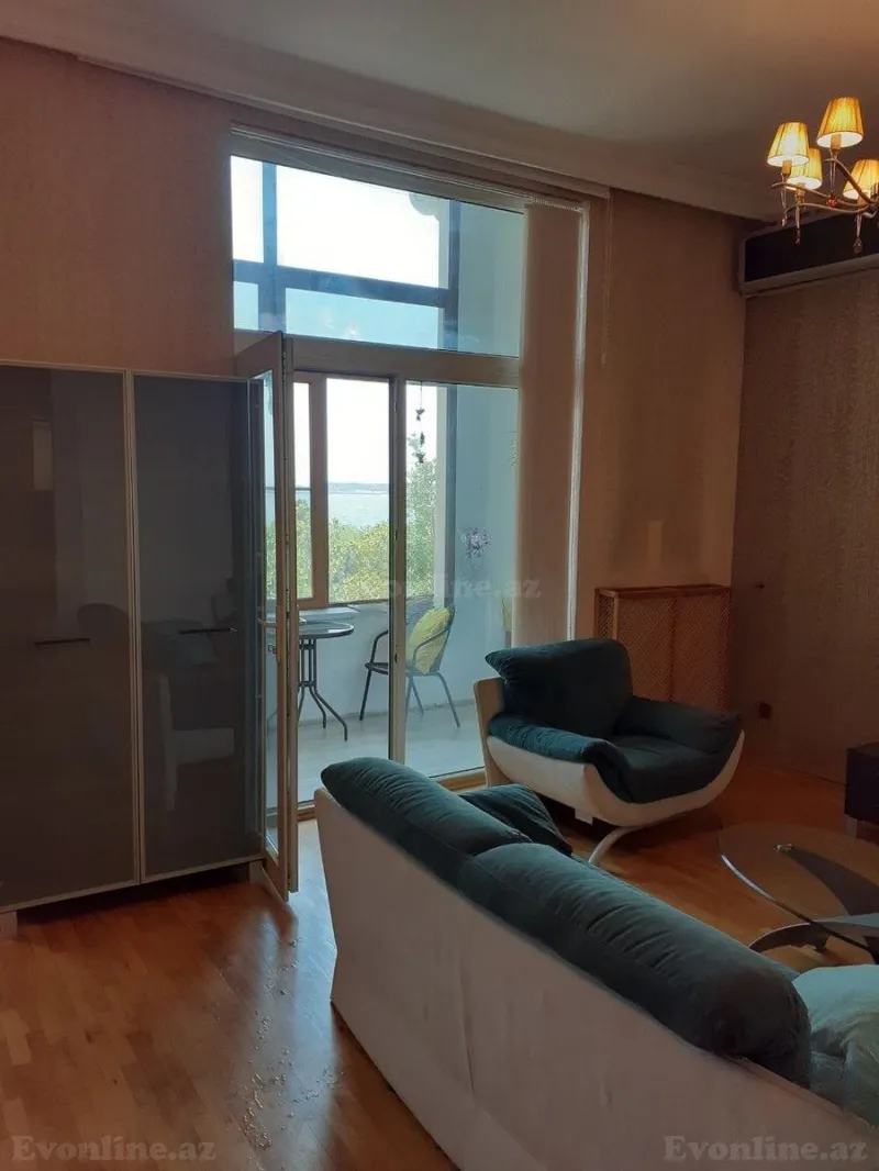 Kirayə verilir 4 otaqlı Mənzil Köhnə tikili 120 m² Sahil m. - şəkil 2