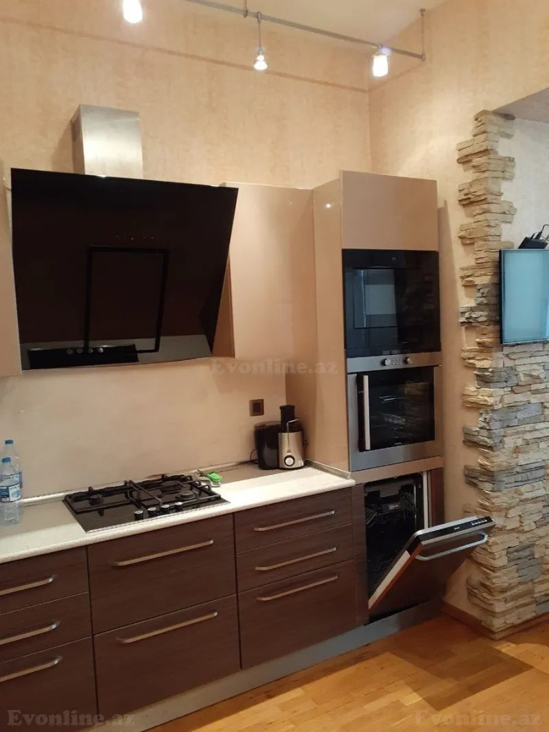Kirayə verilir 4 otaqlı Mənzil Köhnə tikili 120 m² Sahil m. - şəkil 7