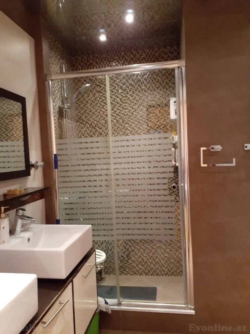 Kirayə verilir 4 otaqlı Mənzil Köhnə tikili 120 m² Sahil m. - şəkil 13