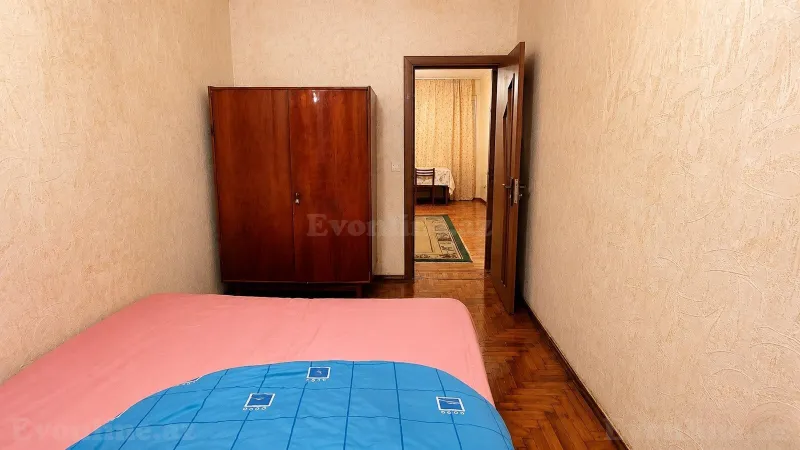 Kirayə verilir 2 otaqlı Mənzil Köhnə tikili 45 m² Memar Əcəmi m. - şəkil 2